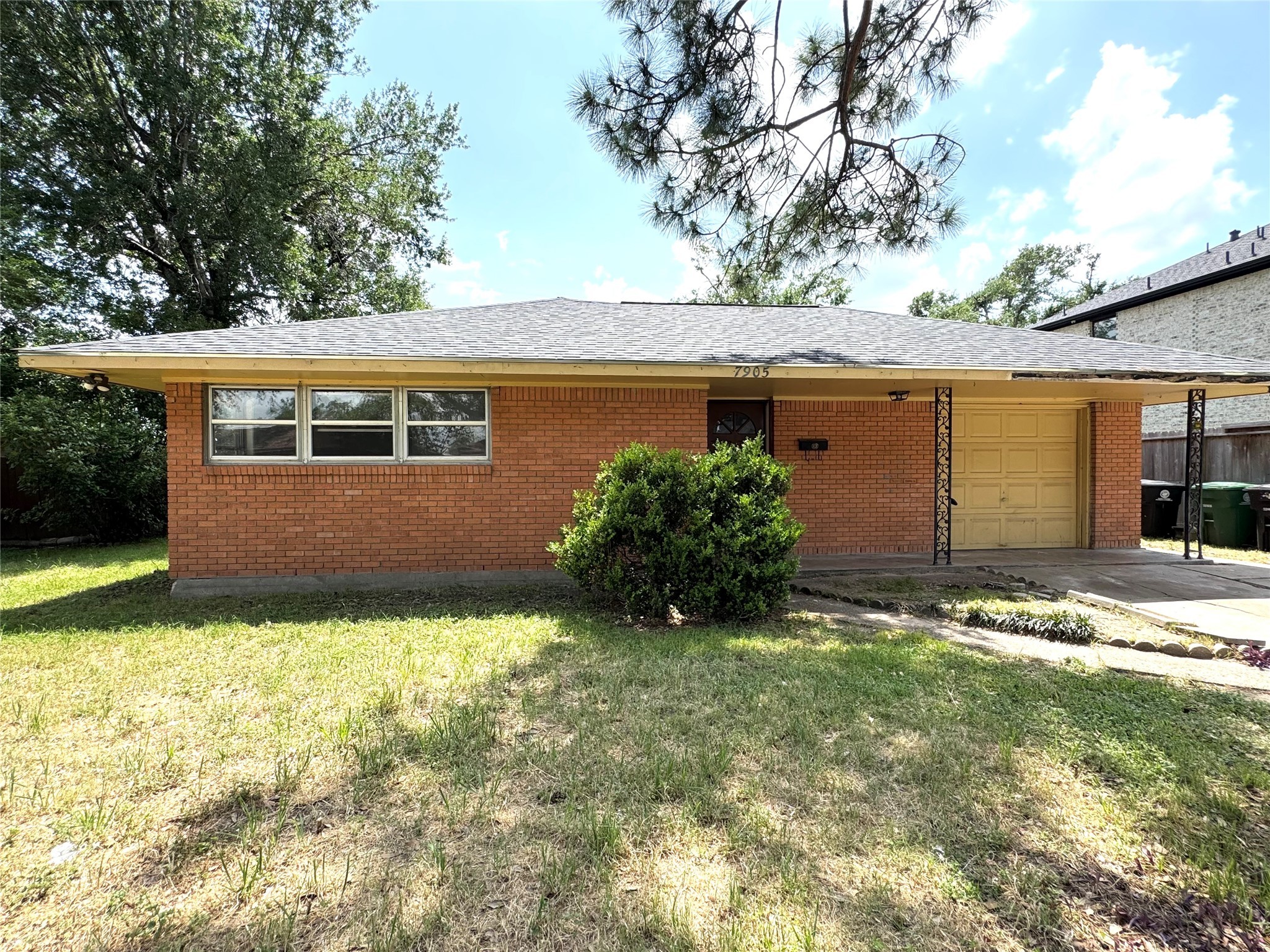 Photos of 7905 Turquoise Ln Houston TX 77055