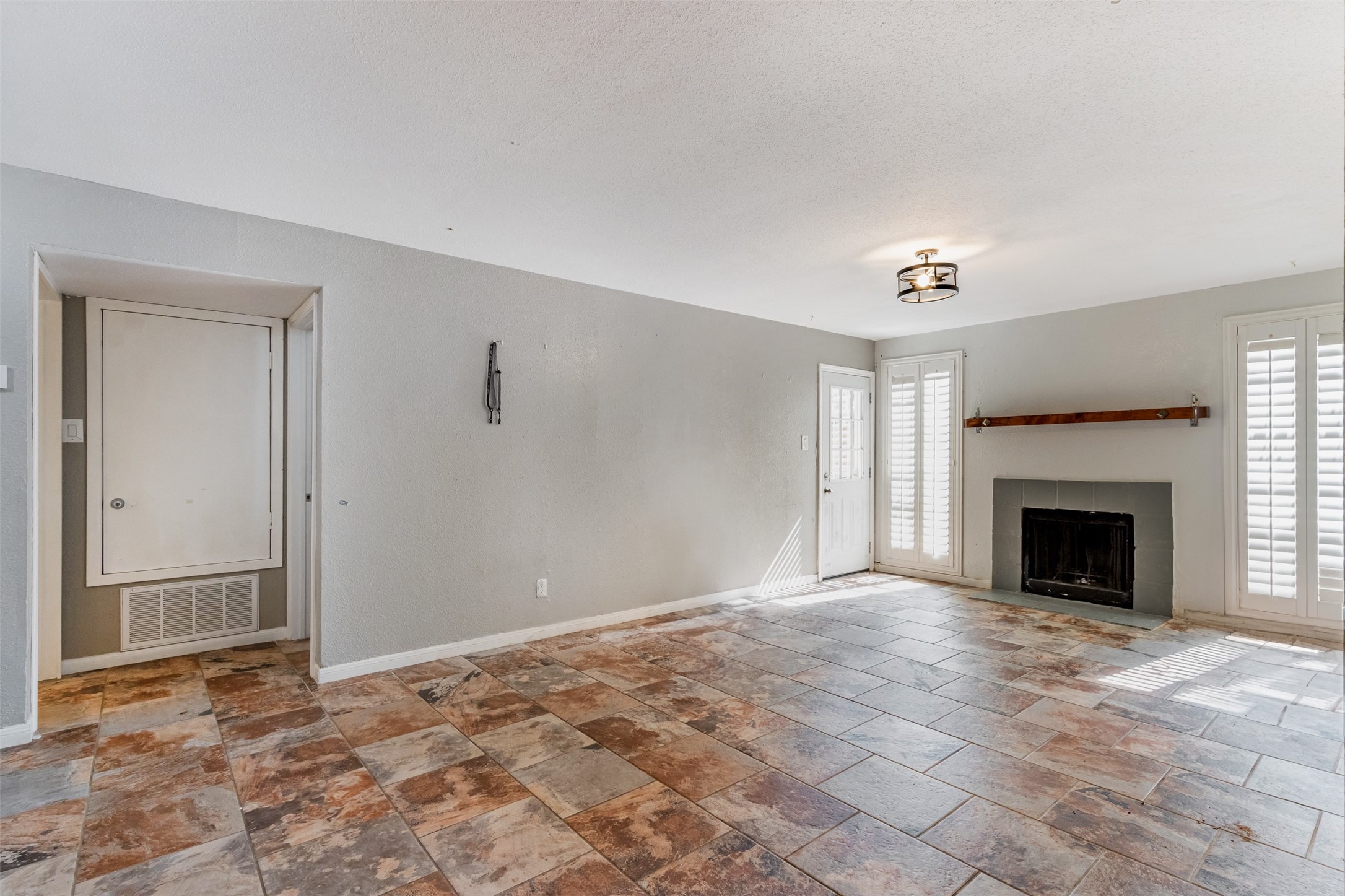 Photos of 10211 Sugar Branch Dr Apt 367 Houston TX 77036