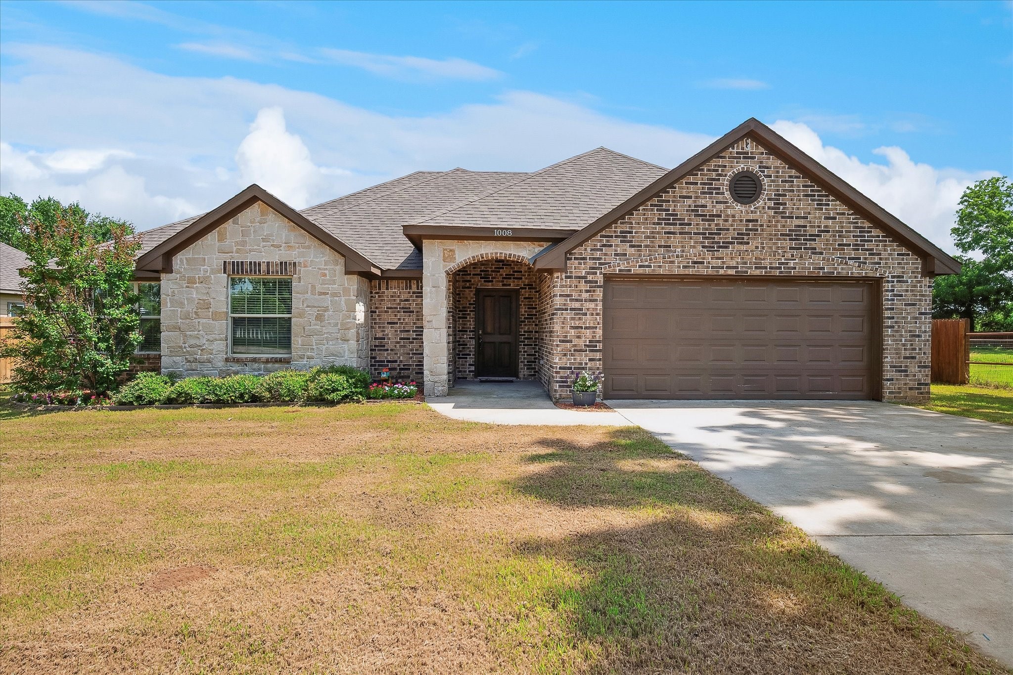 Photos of 1008 E Main St Tioga TX 76271