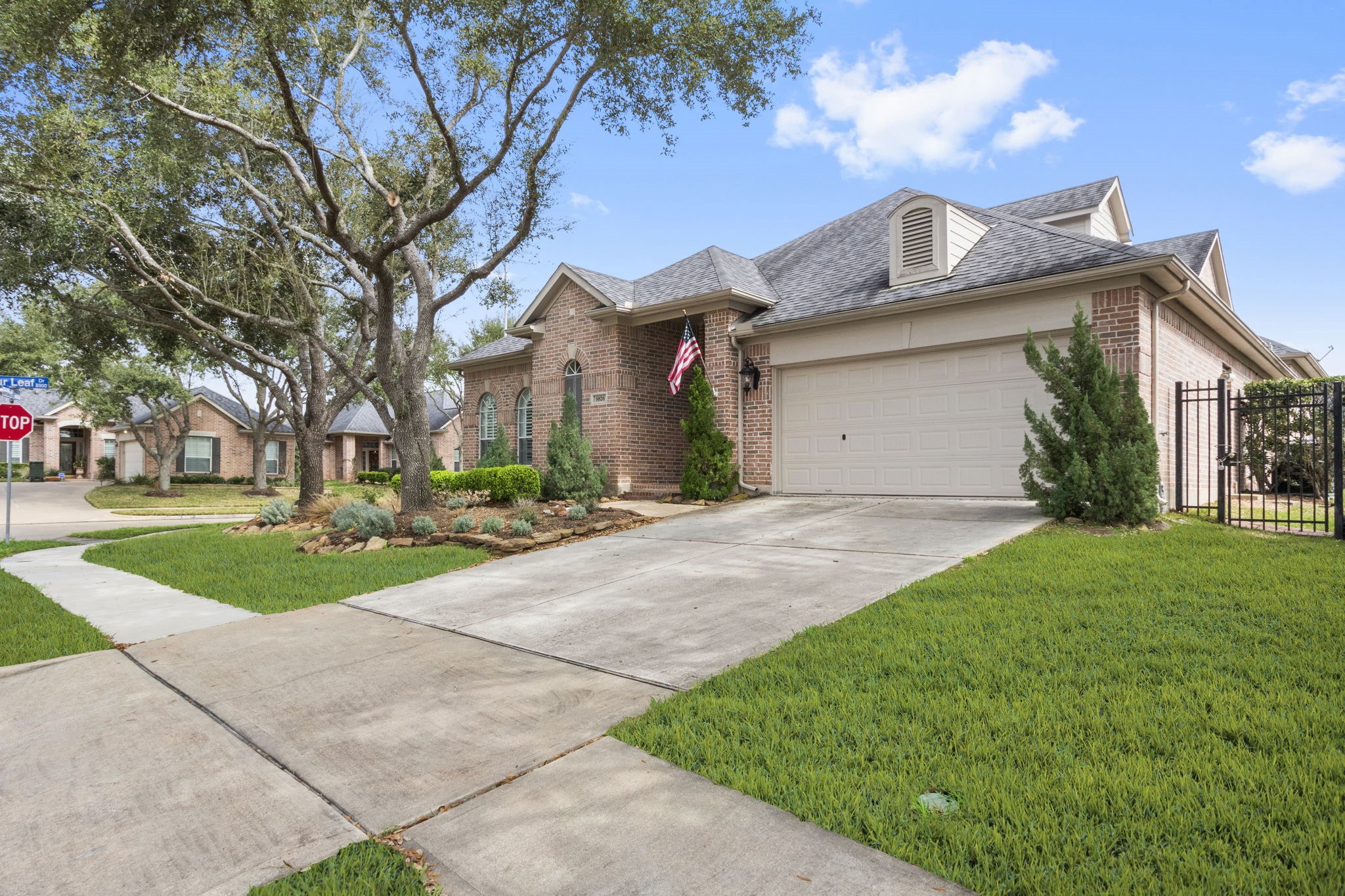 Photos of 8826 Rippling Water Dr Sugar Land TX 77479