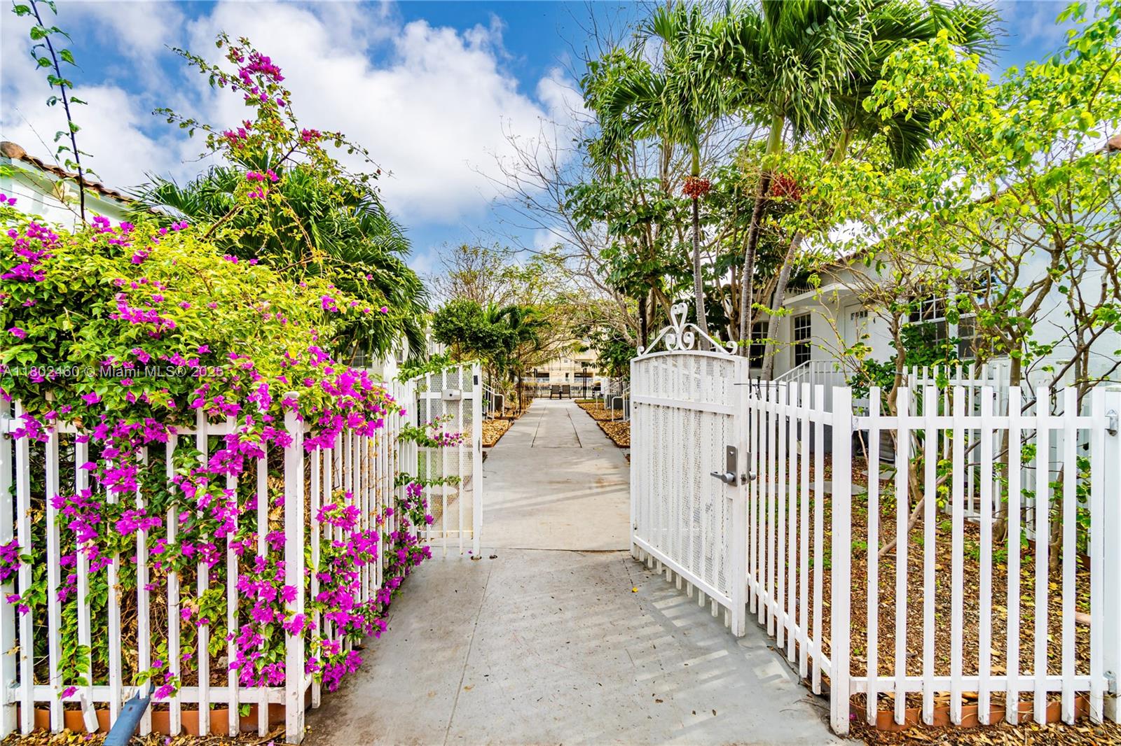 Photos of 8335 Crespi Blvd Apt 4 Miami Beach FL 33141