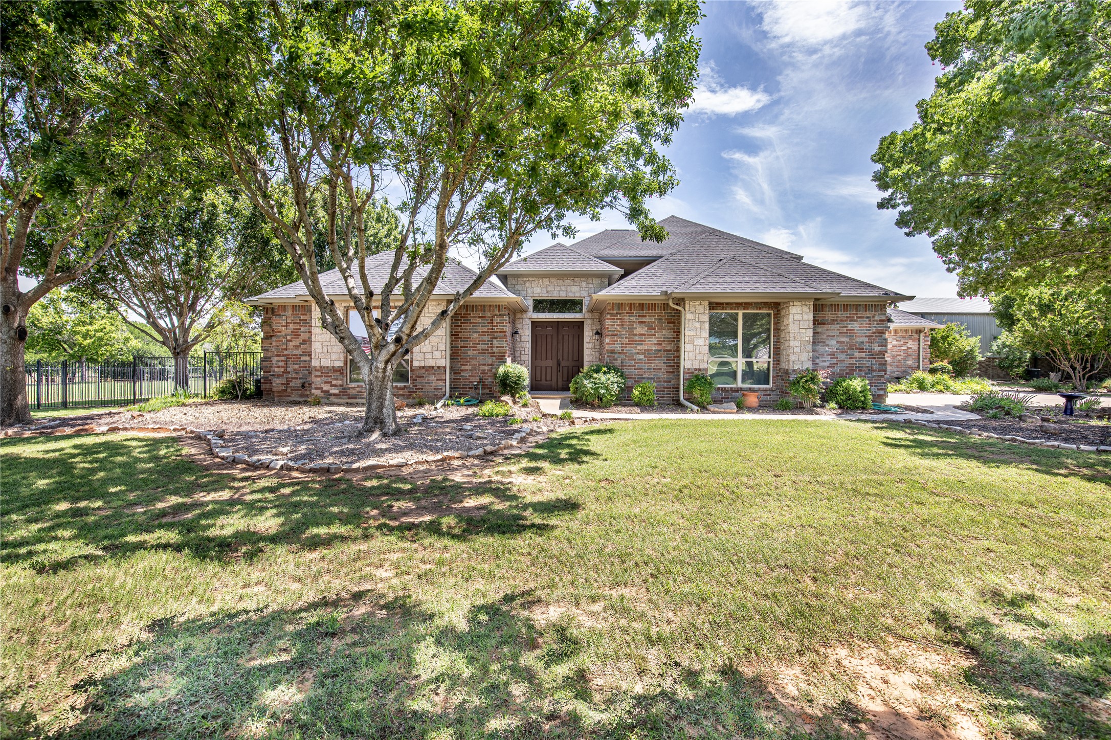Photos of 103 Silver Sage Ct Weatherford TX 76087