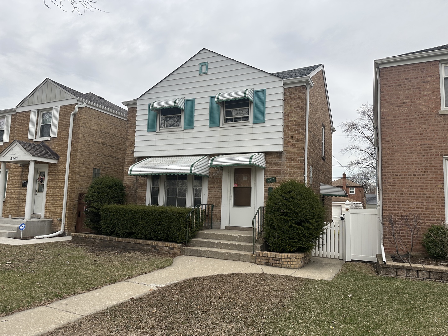 Photos of 4137 N Cumberland Ave Chicago IL 60634