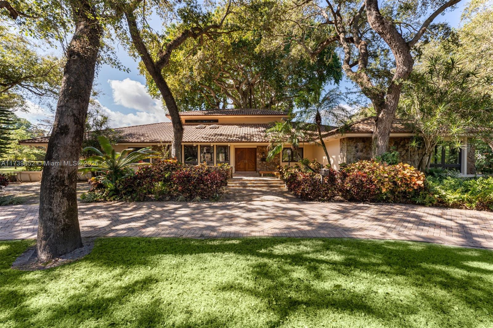 Photos of 9490 Old Cutler Ln Coral Gables FL 33156