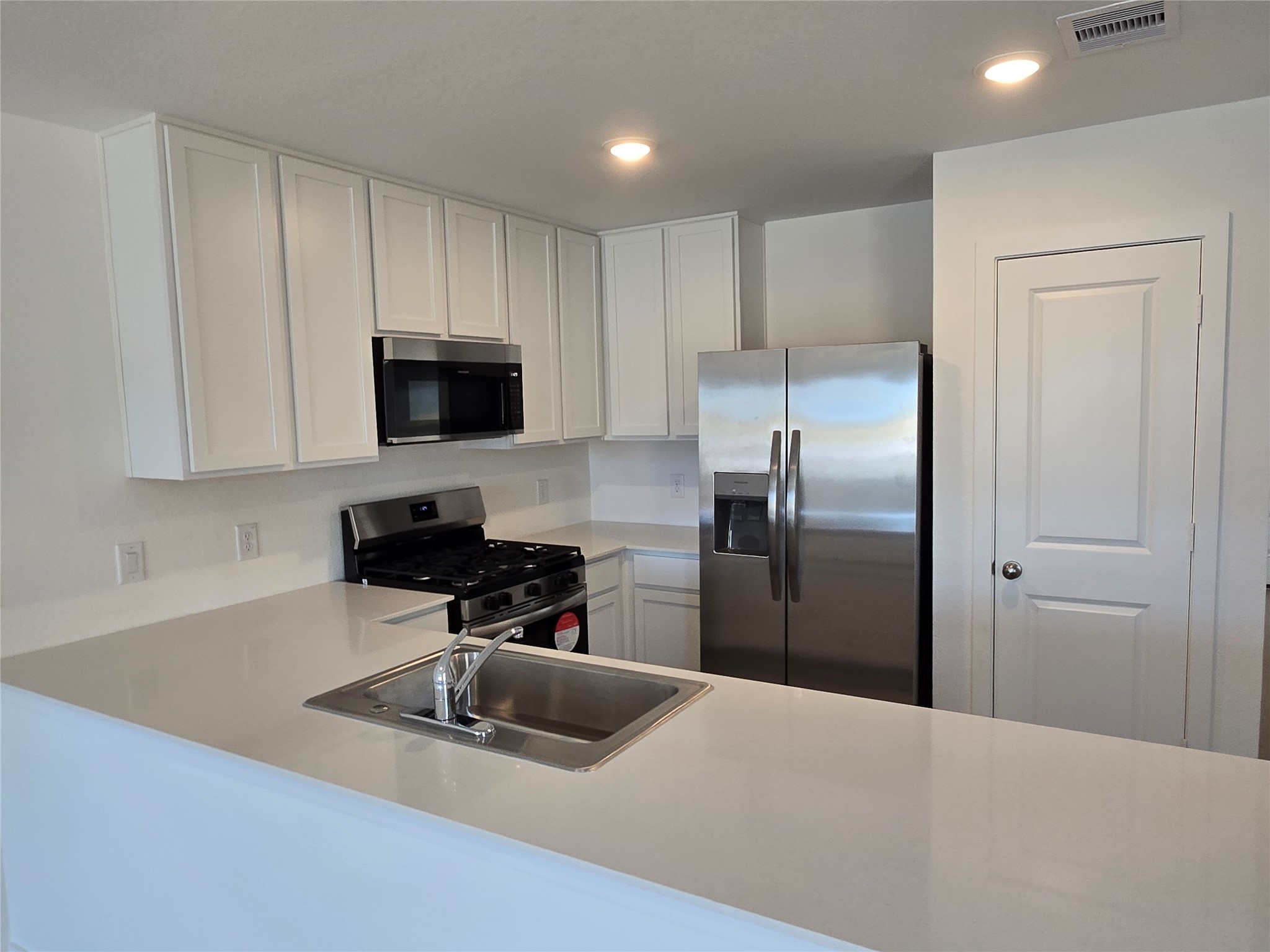 Photos of 6003 Standpiper Loop Baytown TX 77521