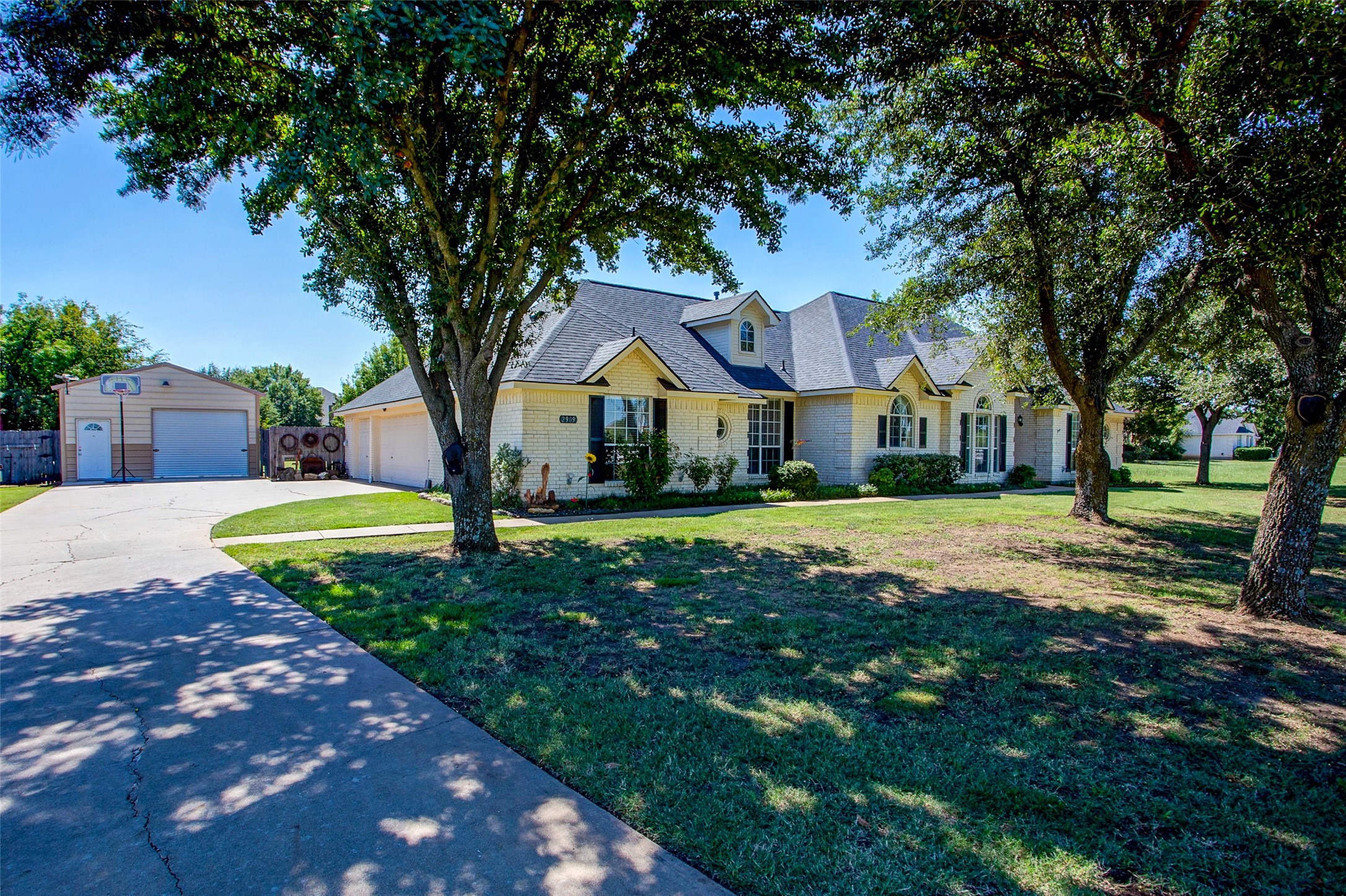 Photos of 2909 FM 1187 Crowley TX 76036