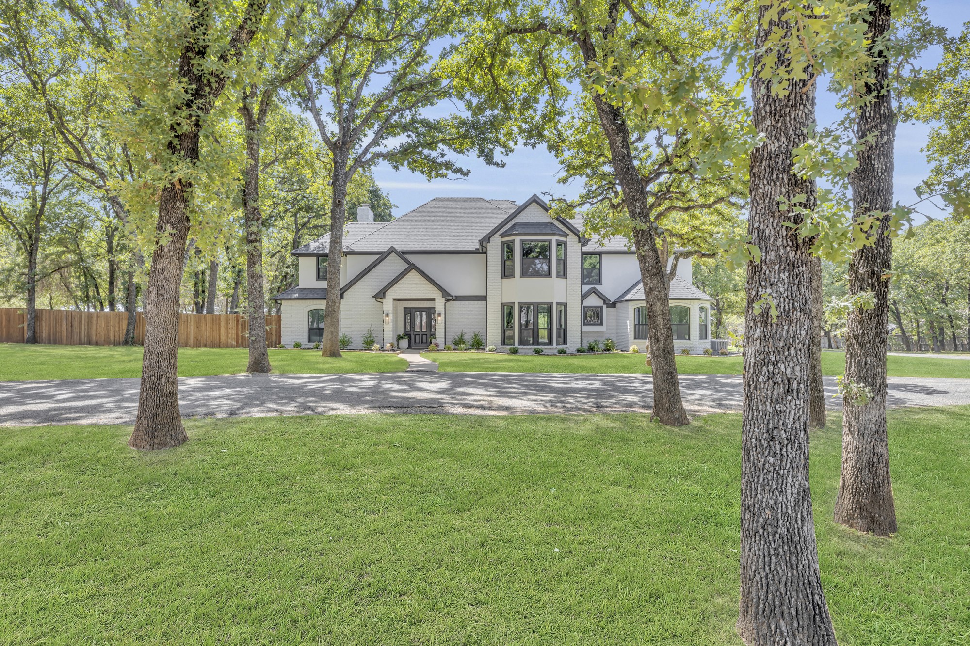 Photos of 7004 Ledbetter Rd Arlington TX 76001