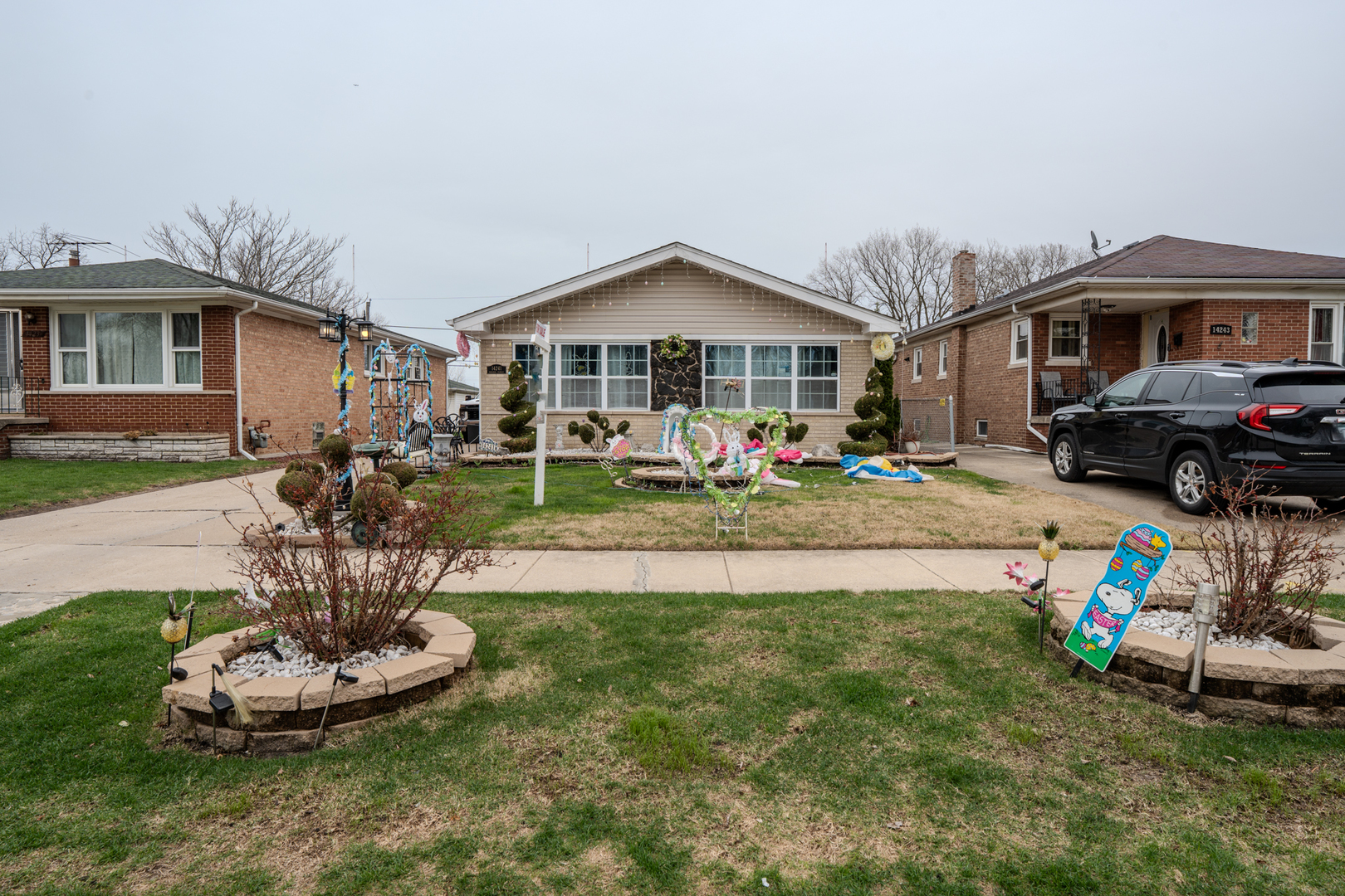 Photos of 14241 S Marquette Ave Chicago IL 60633