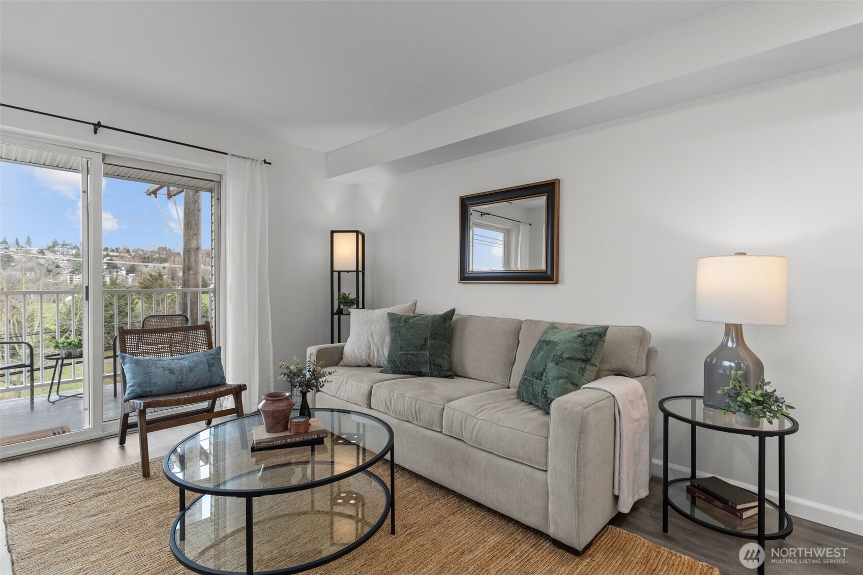 Photos of 2530 15th Ave W Apt 407 Seattle WA 98119