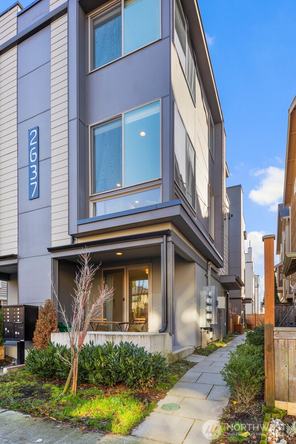 Photos of 2637 NW 59th St Unit G Seattle WA 98107