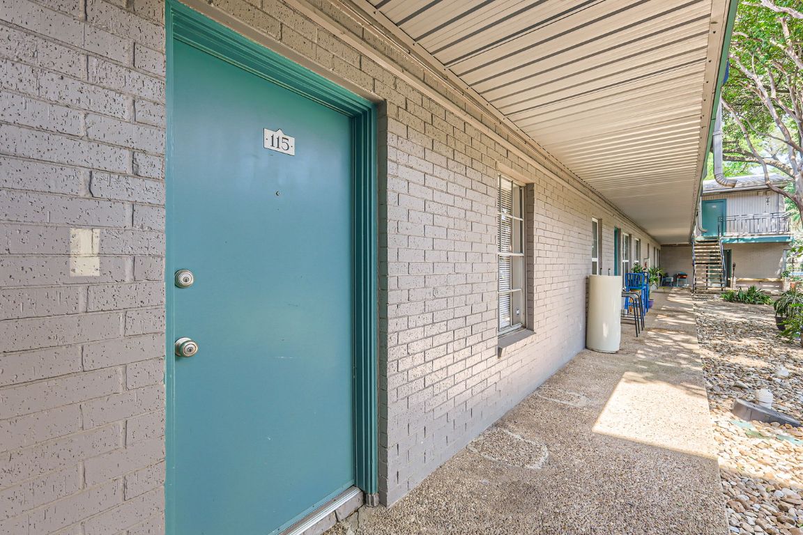 Photos of 300 Crockett St Apt 115 Austin TX 78704
