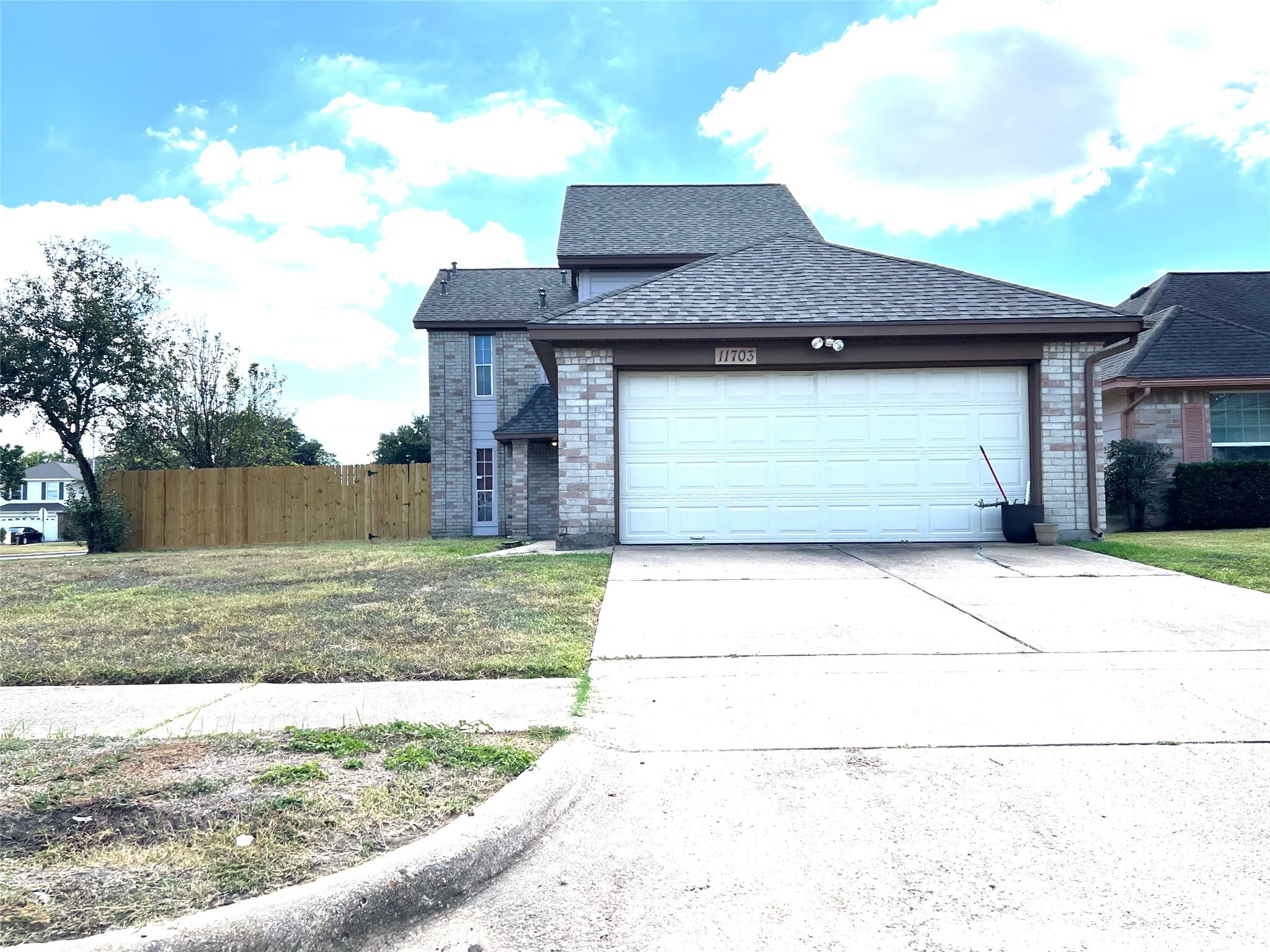 Photos of 11703 Glenwolde Dr Houston TX 77099
