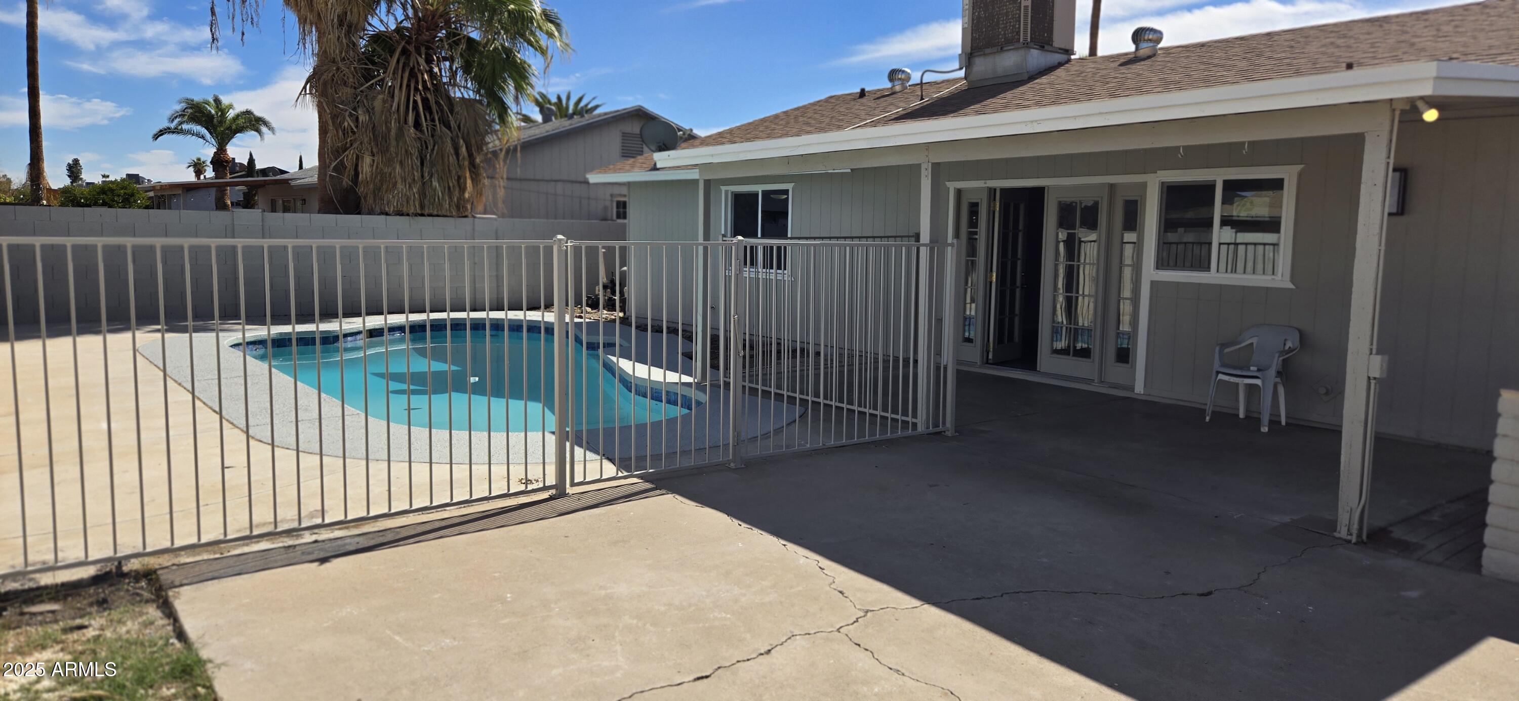 Photos of 4038 E Burgess Ln Phoenix AZ 85042