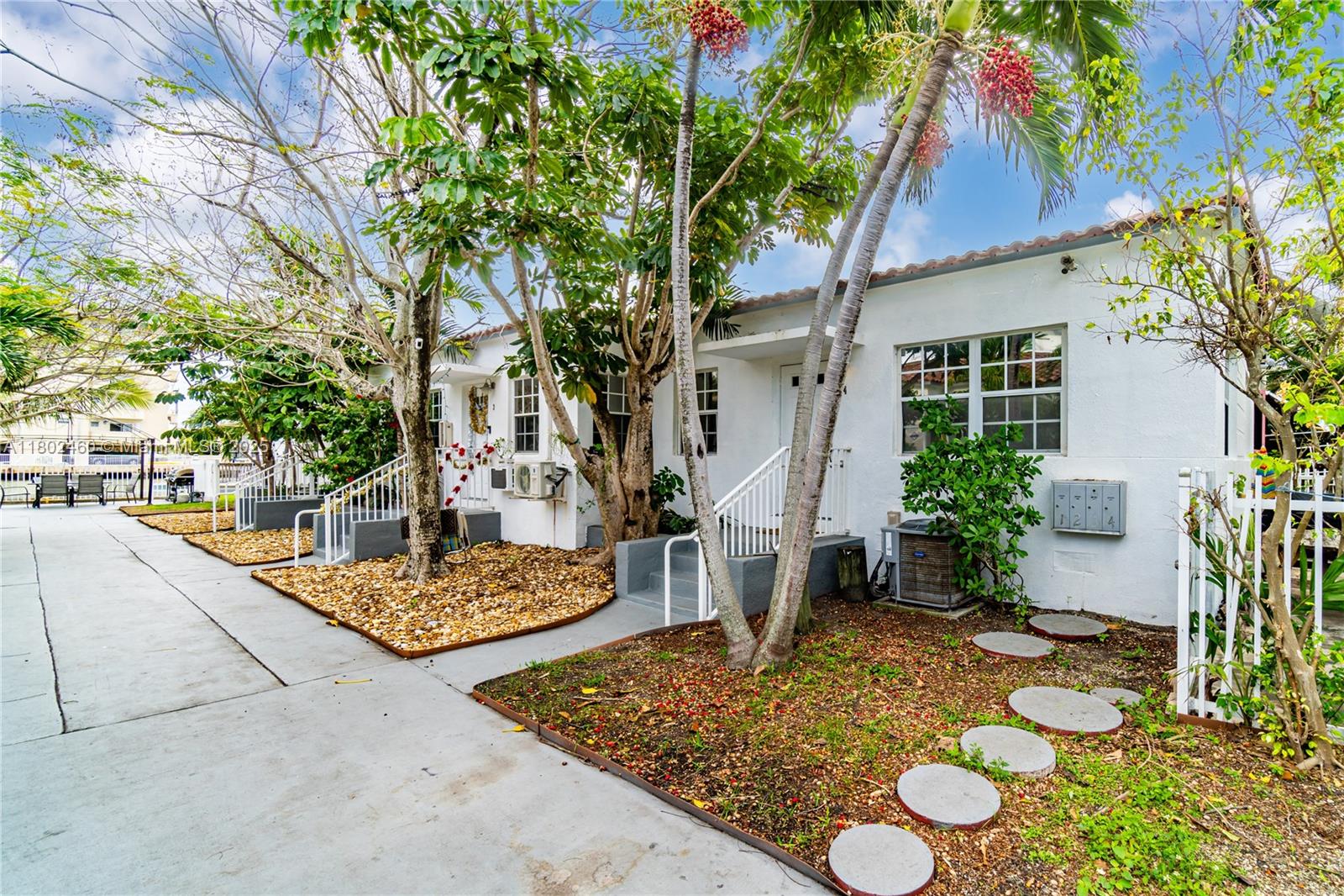 Photos of 8335 Crespi Blvd Apt 4 Miami Beach FL 33141