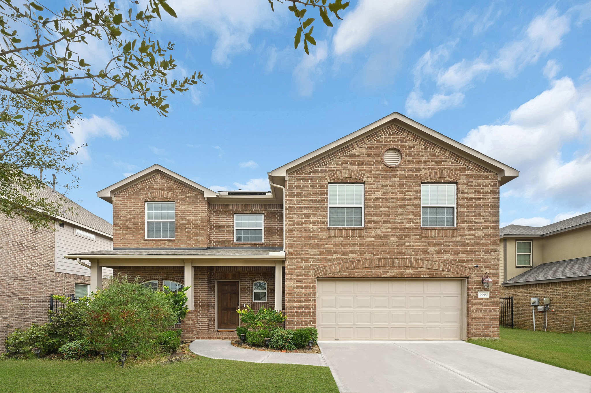 Photos of 9915 Bezeled Circle Ln Rosharon TX 77583