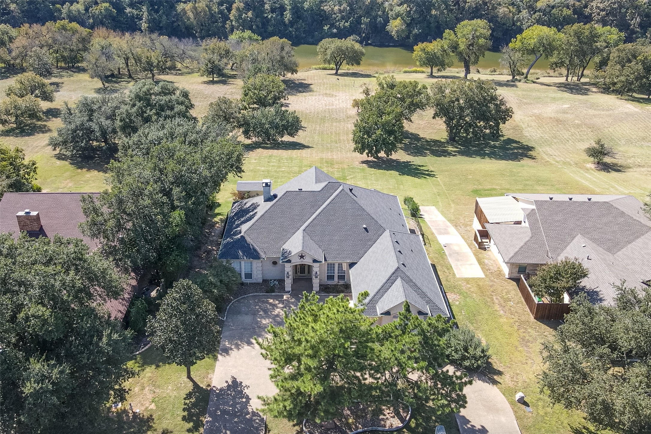Photos of 9304 Ravenswood Rd Granbury TX 76049