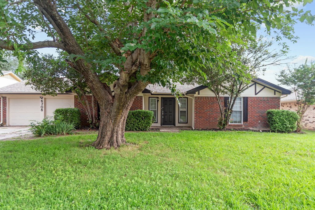 Photos of 6708 Fair Meadows Dr Fort Worth TX 76182