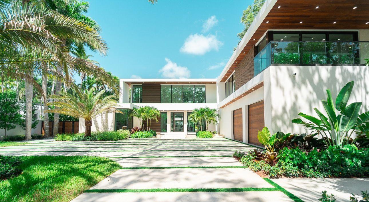 Photos of 2910 Emathla St Coconut Grove FL 33133