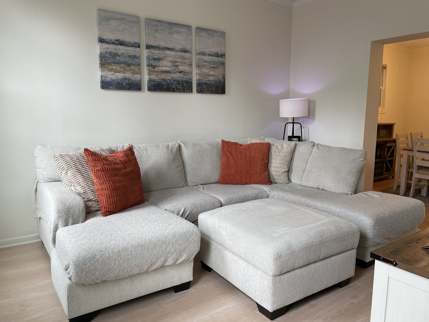 Photos of 1821 W Henderson St Chicago IL 60657