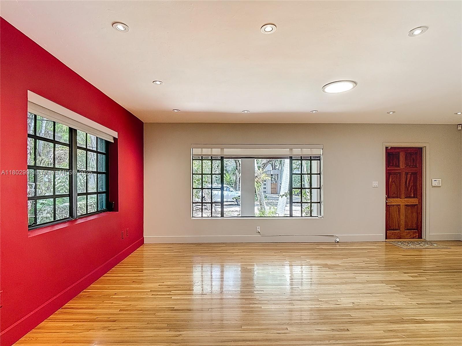 Photos of 2810 Crystal Ct Miami FL 33133
