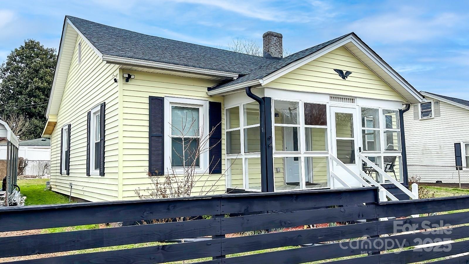 Photos of 101 Loya St Mount Holly NC 28120