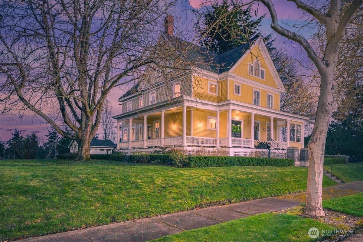 Photos of 4200 Washington Ave W Seattle WA 98199