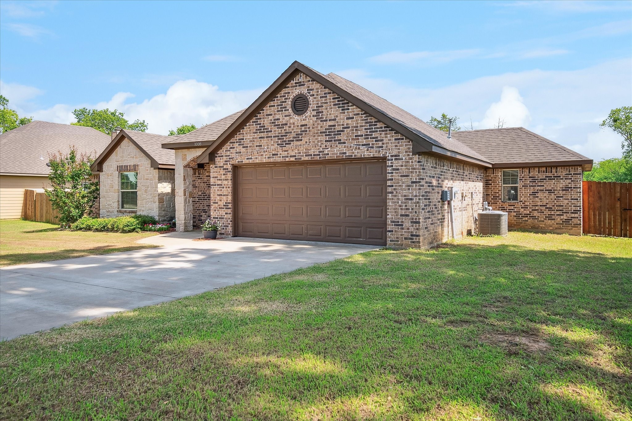 Photos of 1008 E Main St Tioga TX 76271