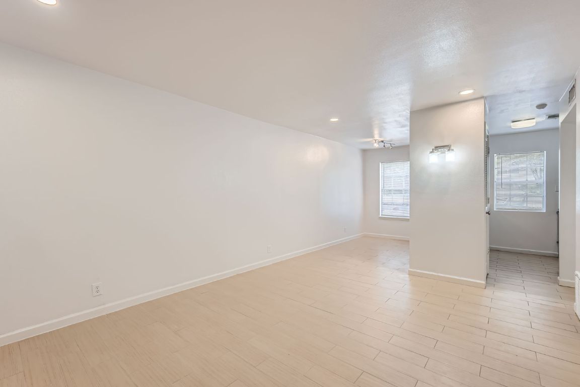 Photos of 300 Crockett St Apt 115 Austin TX 78704