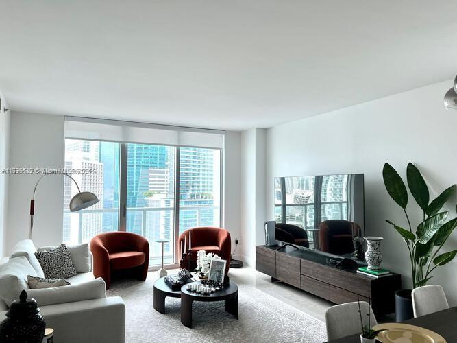 Photos of 500 Brickell Ave Apt 1907 Miami FL 33131