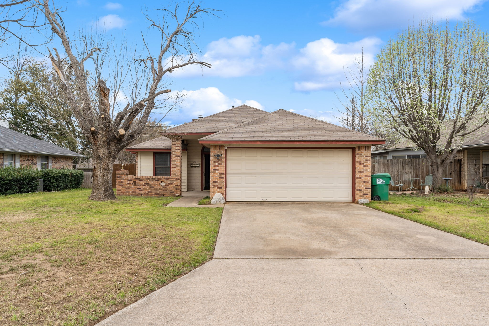 Photos of 2901 Anysa Ln Denton TX 76209