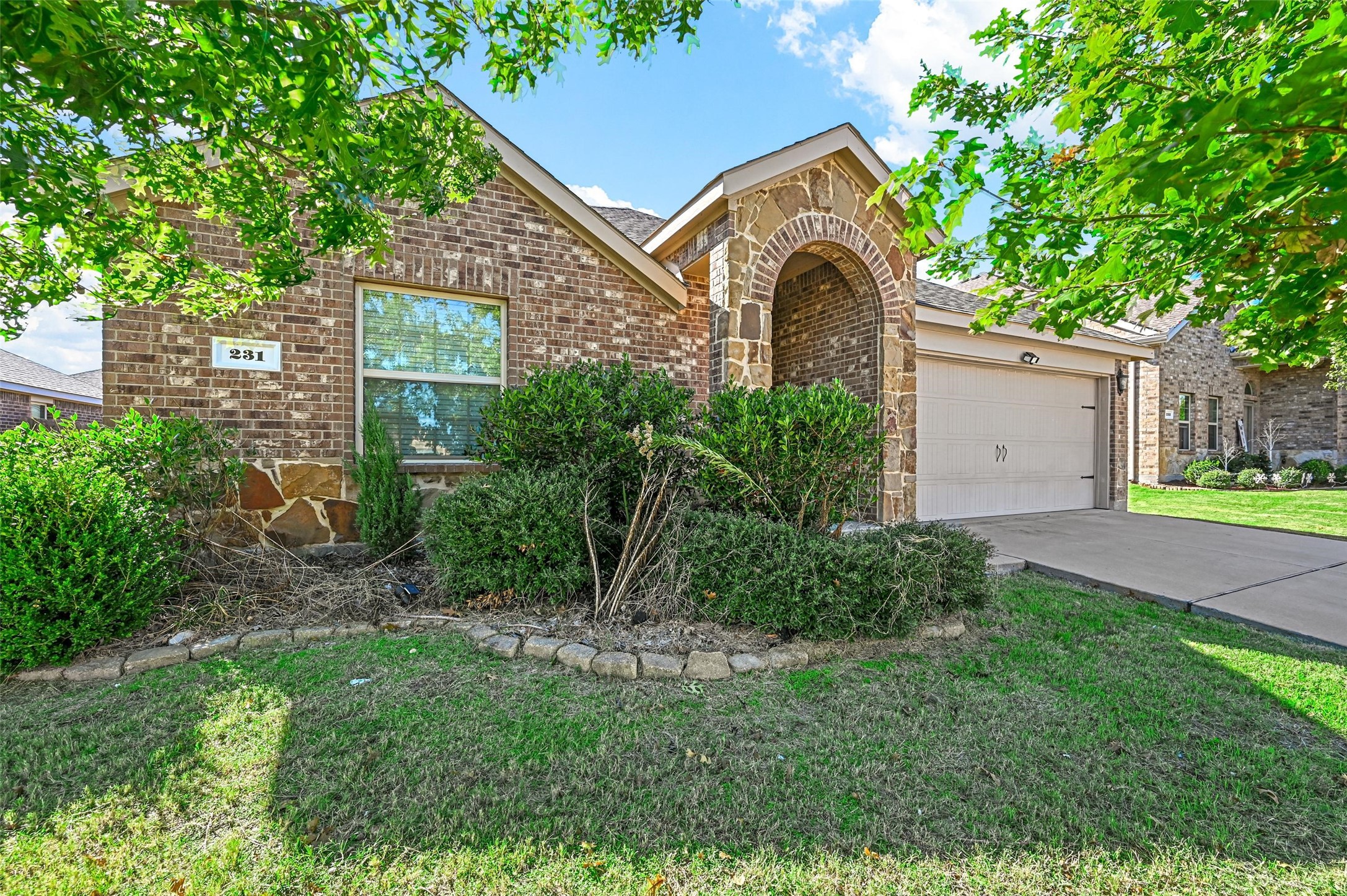 Photos of 231 Clydesdale St Waxahachie TX 75165