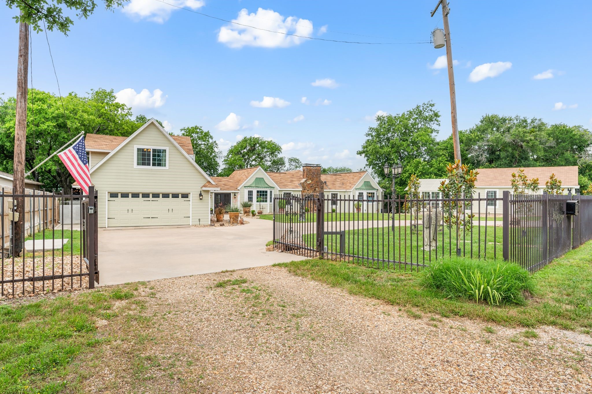 Photos of 8121 Cahoba Dr Fort Worth TX 76135