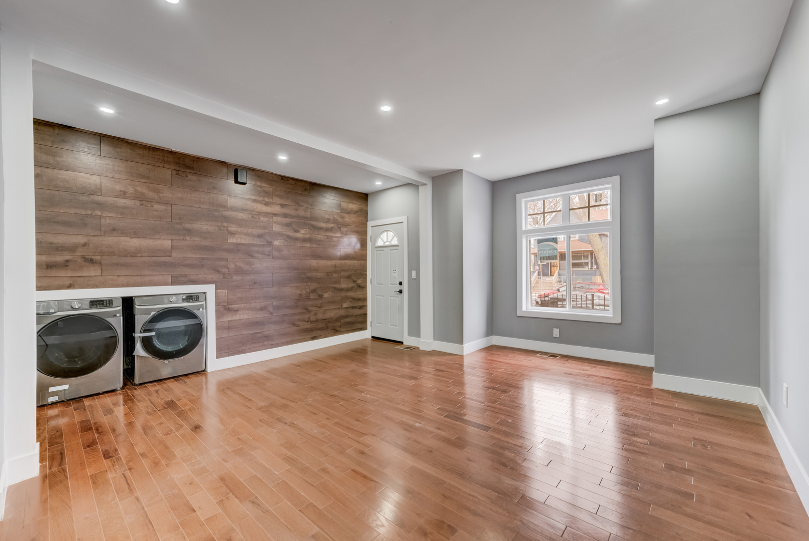 Photos of 4917 W Race Ave Chicago IL 60644