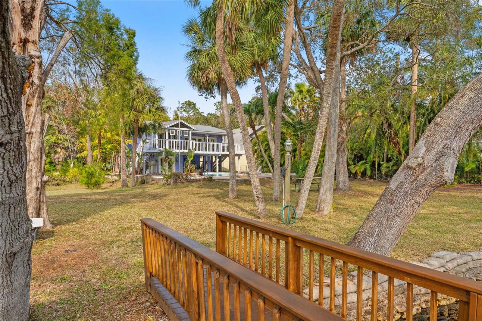 Photos of 906 W Henry Ave Tampa FL 33604
