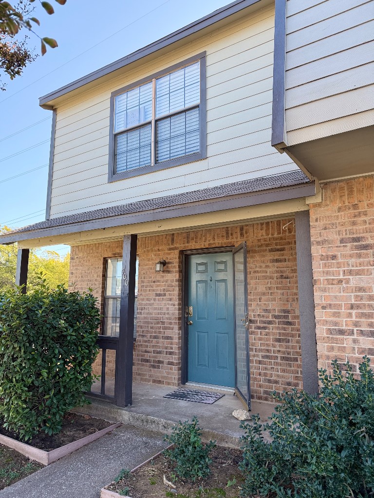 Photos of 700 W Collins St Denton TX 76201