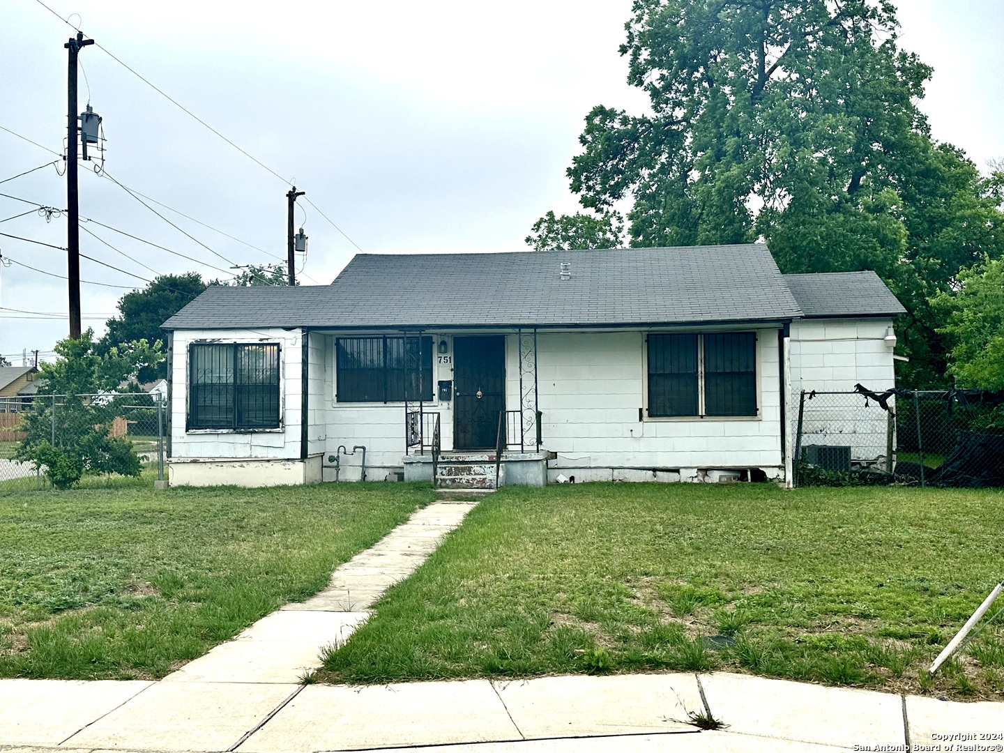 Photos of 751 Royston Ave San Antonio TX 78225