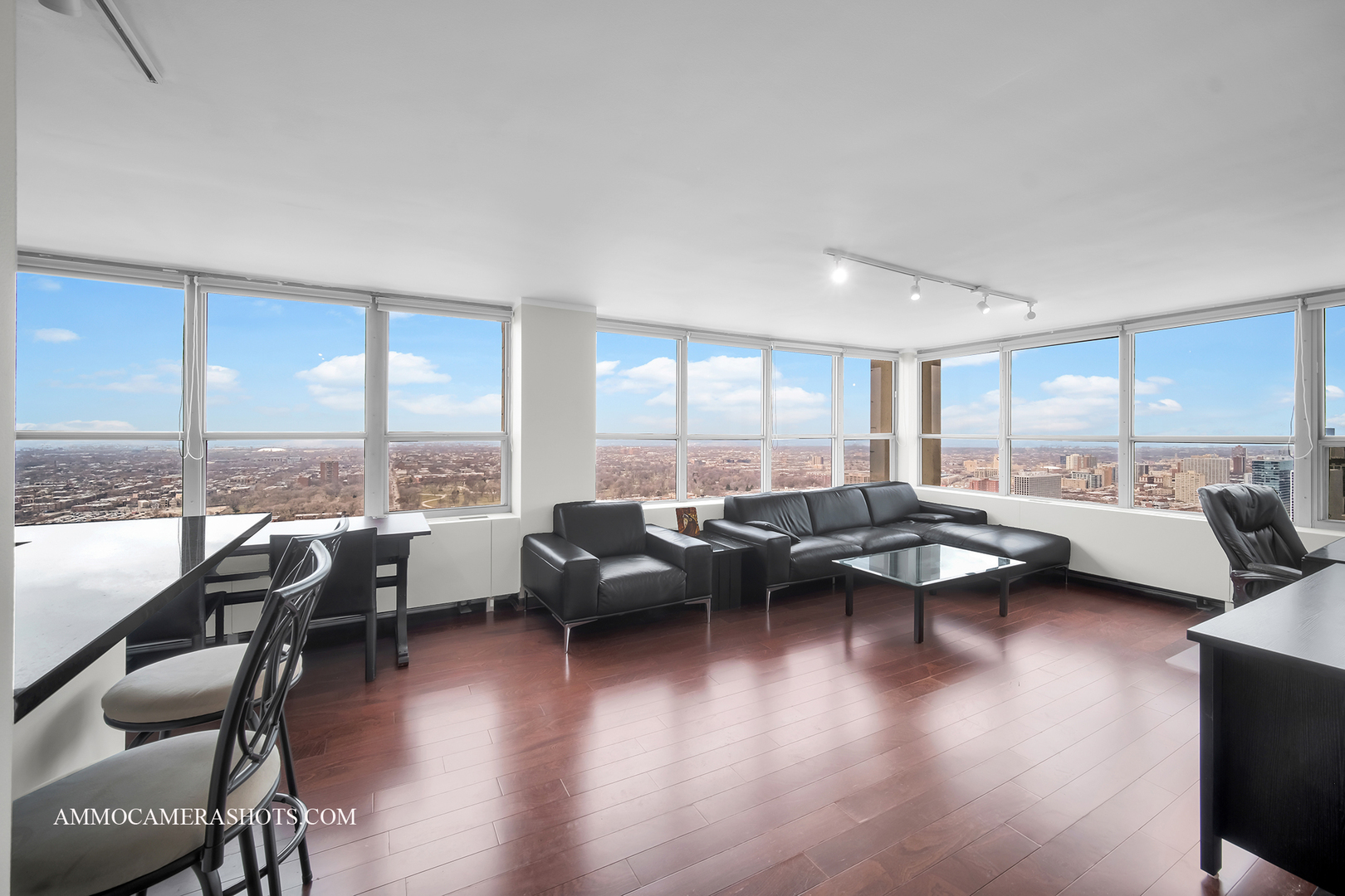 Photos of 655 W Irving Park Rd Apt 3916 Chicago IL 60613