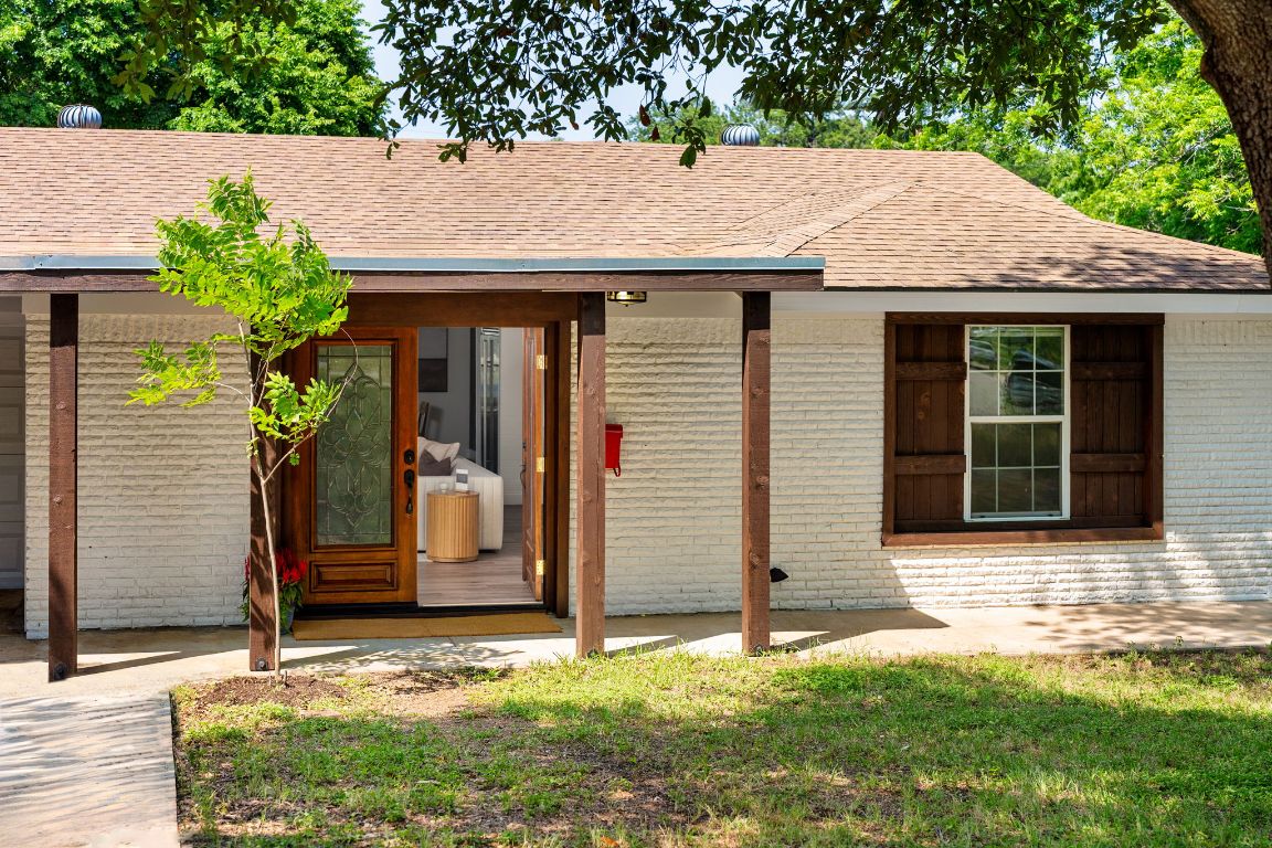 Photos of 2403 Little John Ln Austin TX 78704