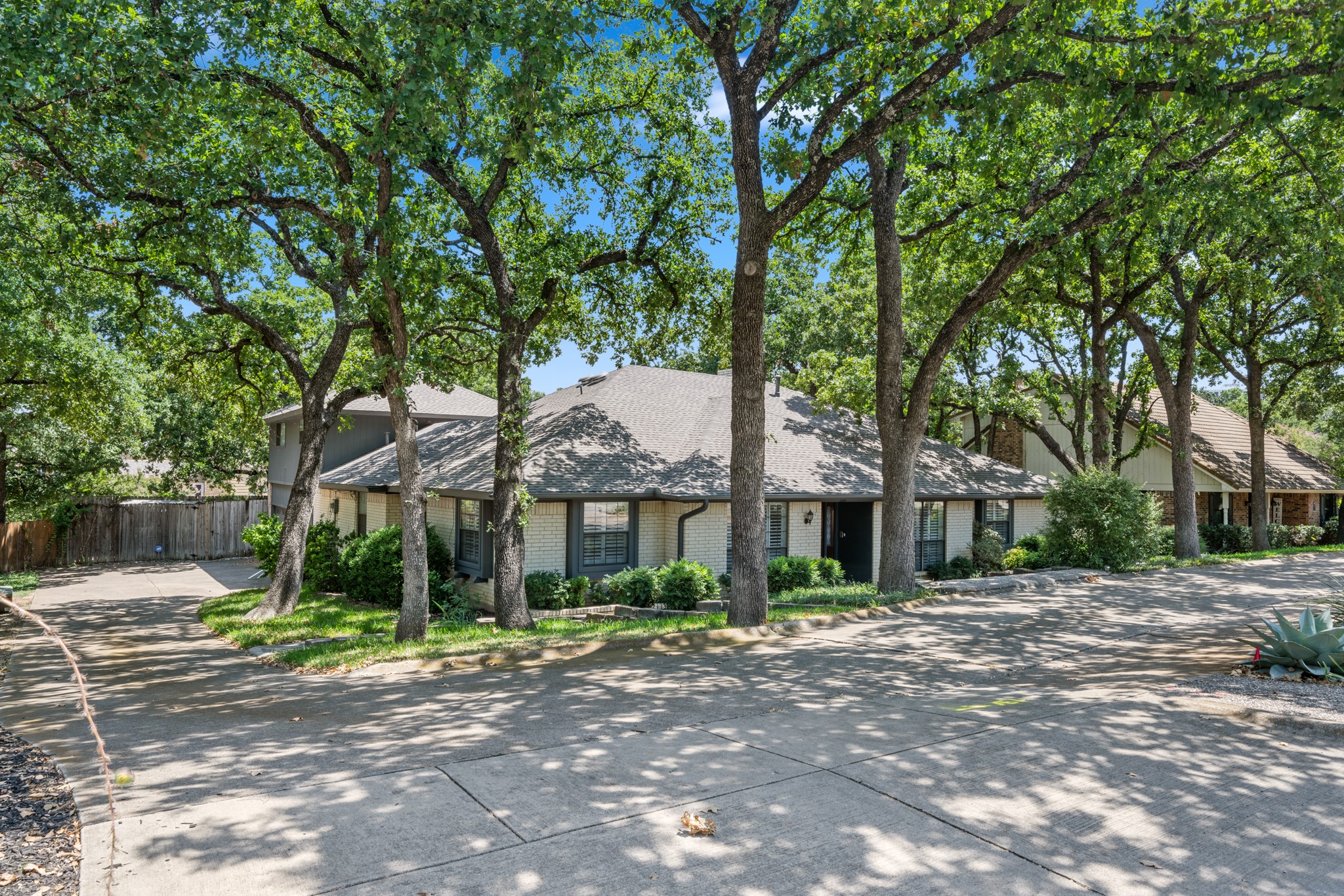 Photos of 2201 Adams Dr Arlington TX 76011