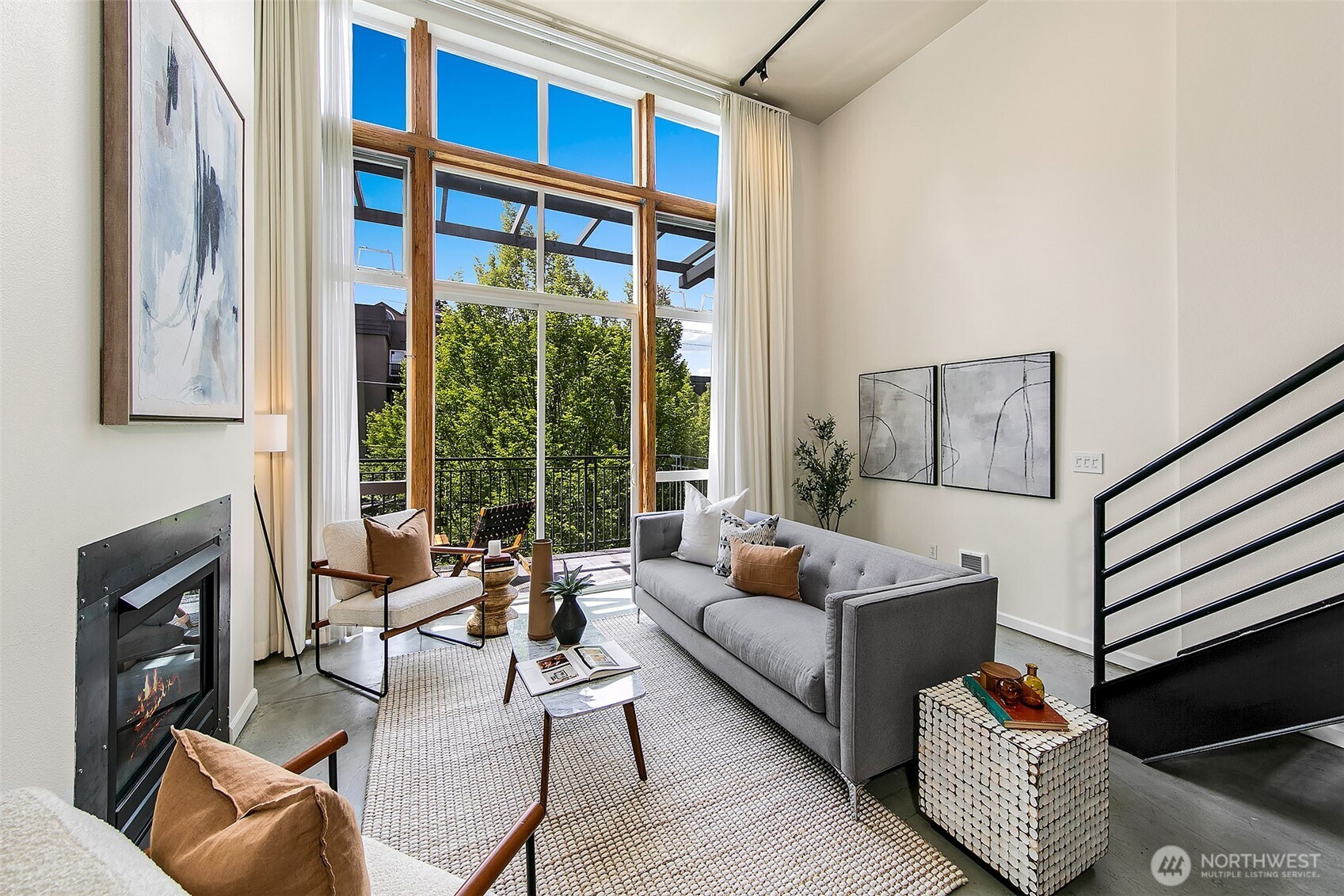 Photos of 1812 19th Ave Apt 306 Seattle WA 98122