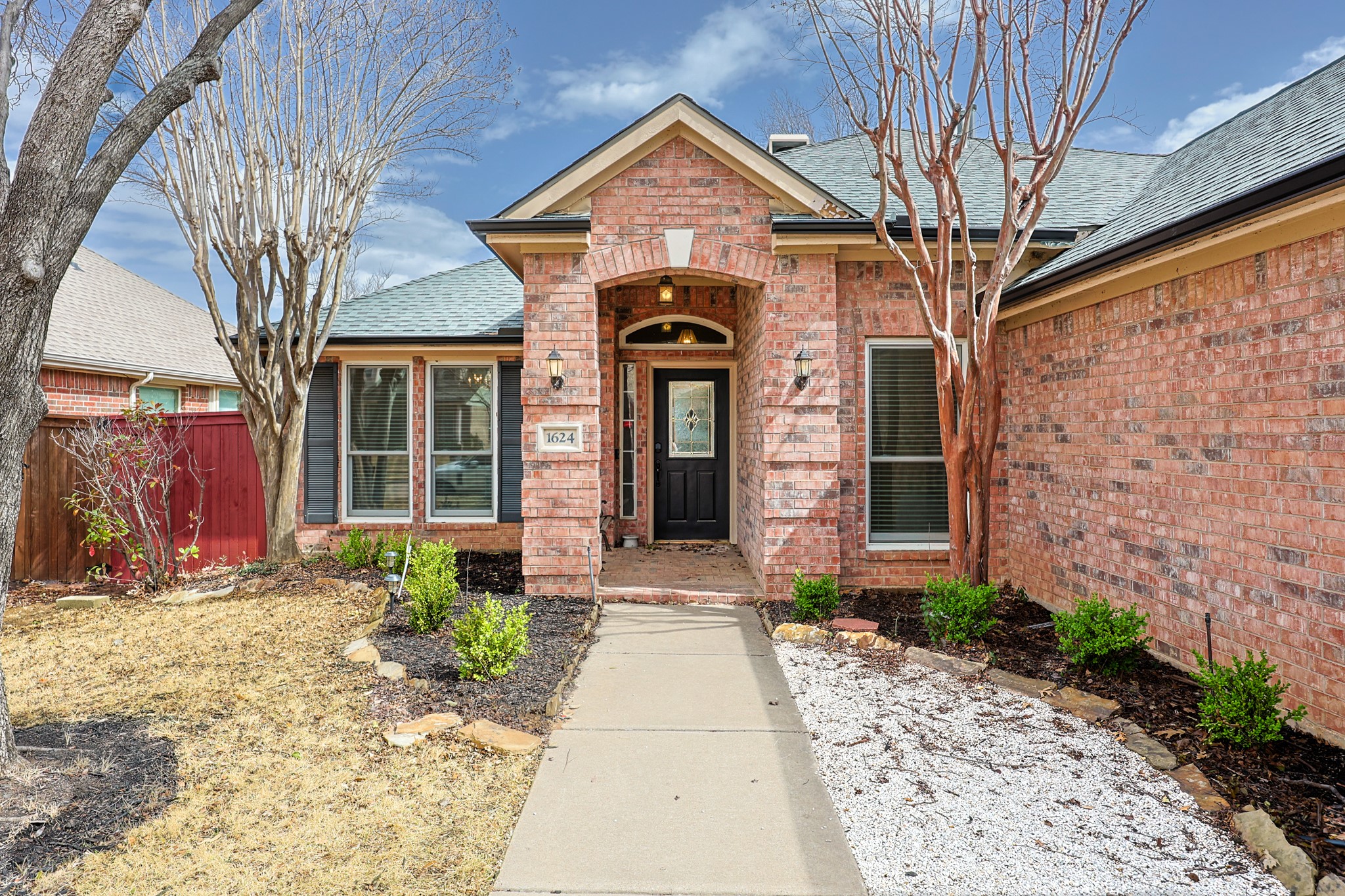 Photos of 1624 Knoll Ridge Cir Corinth TX 76210