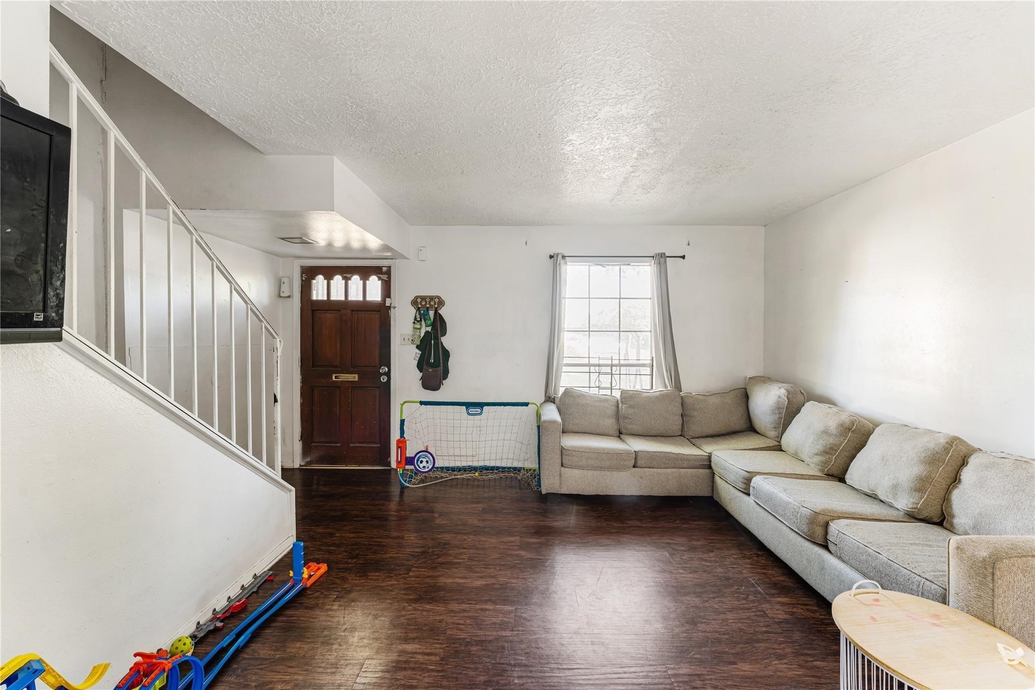 Photos of 7322 Crownwest St Houston TX 77072