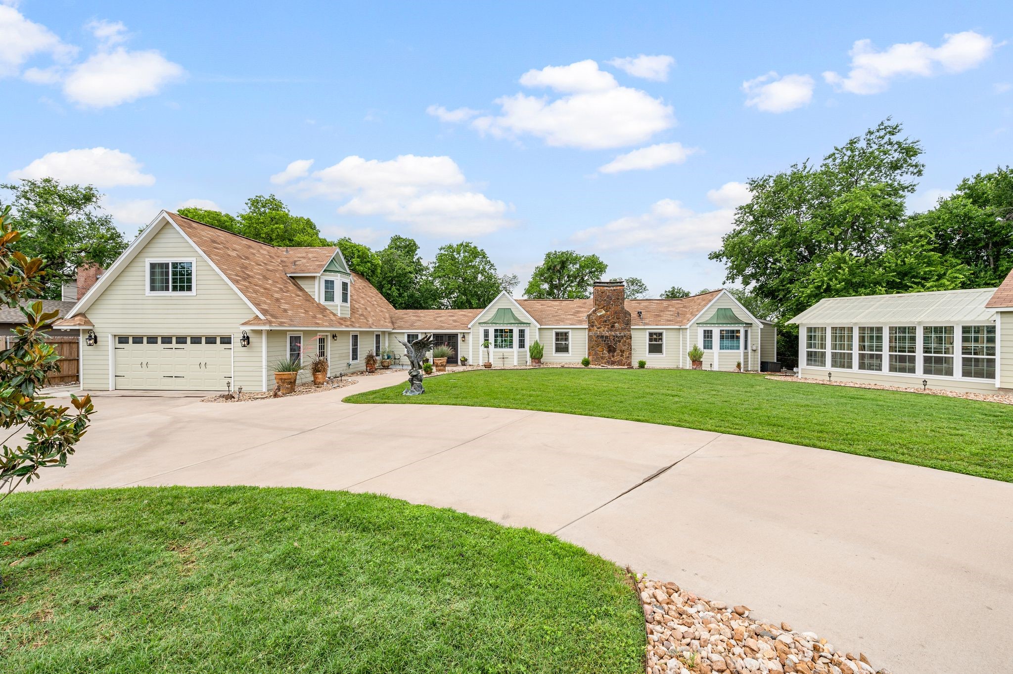 Photos of 8121 Cahoba Dr Fort Worth TX 76135
