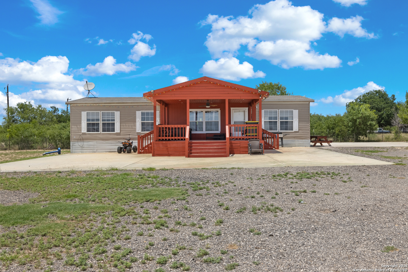 Photos of 14310 Quesenberry Rd Von Ormy TX 78073