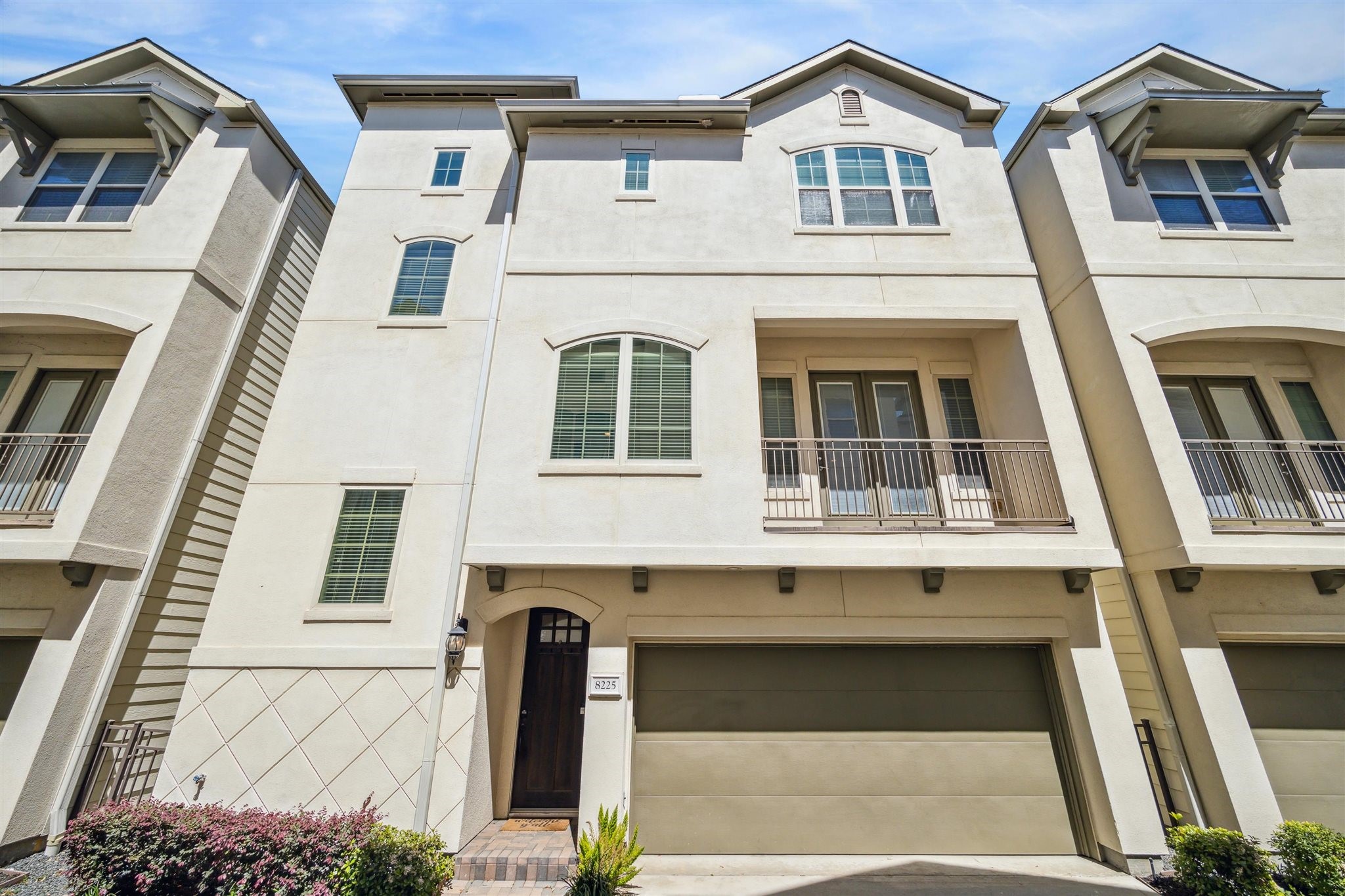 Photos of 8225 Cambridge St Houston TX 77054