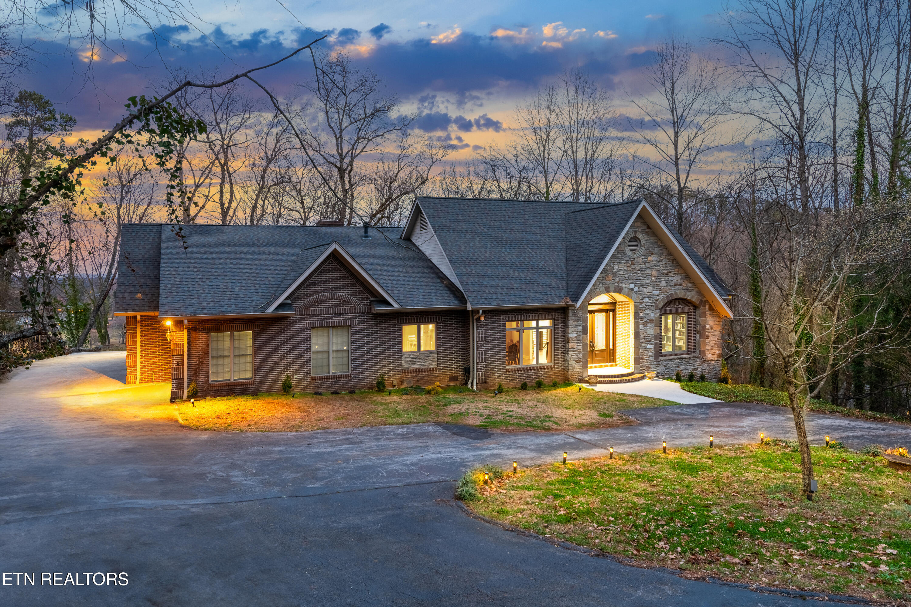 Photos of 2304 Lakemoor Dr Knoxville TN 37920