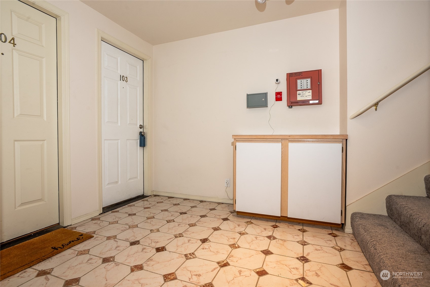 Photos of 3216 14th Ave W Apt 103 Seattle WA 98119