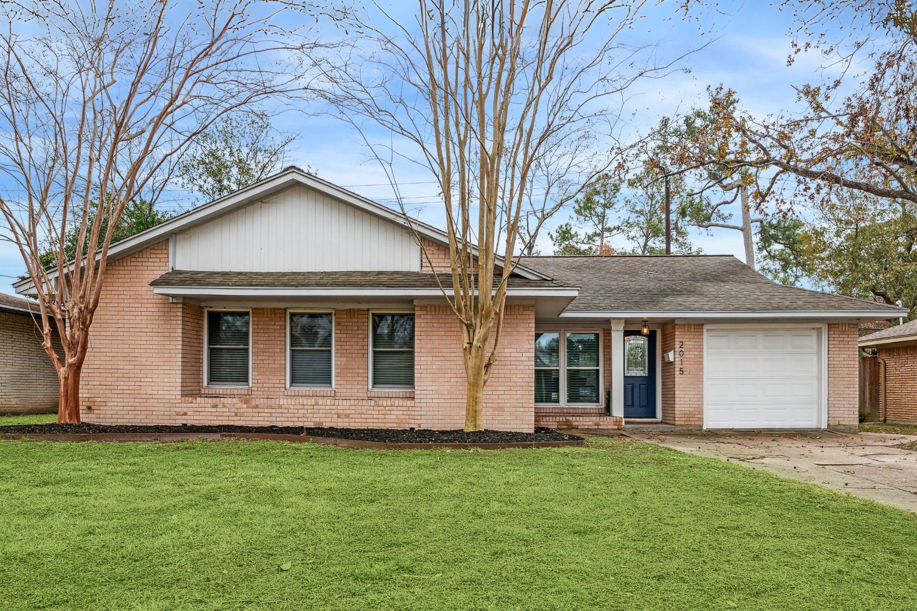 Photos of 2015 Ansbury Dr Houston TX 77018