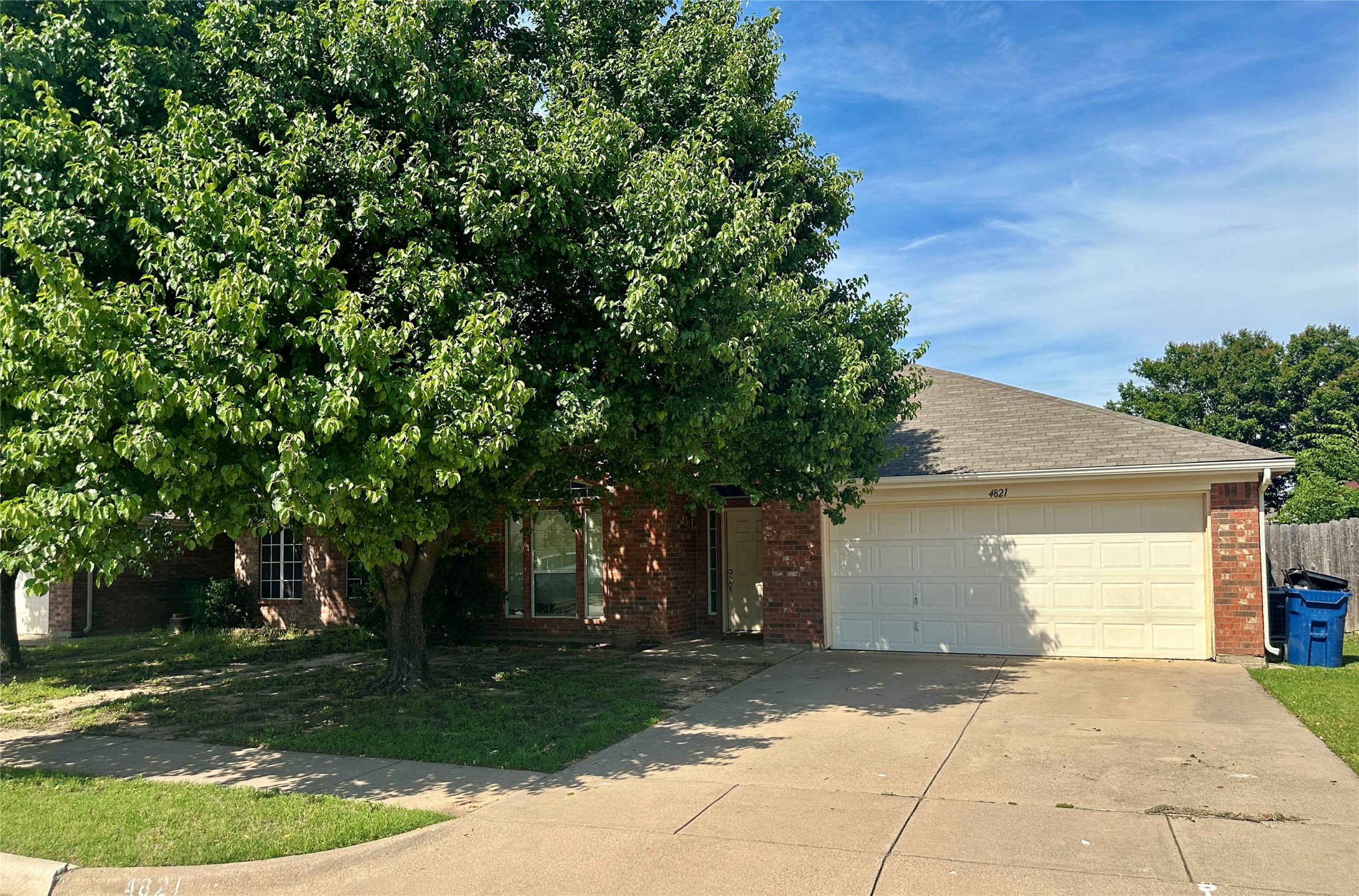 Photos of 4821 Topaz Ln Granbury TX 76049