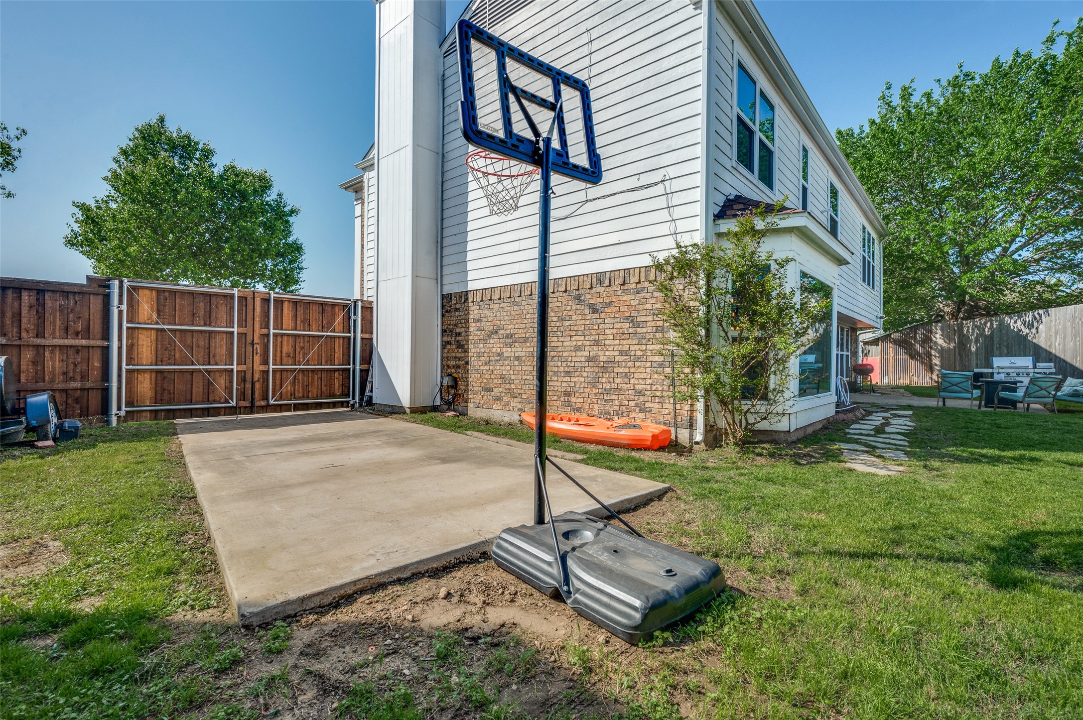Photos of 3305 Oakdale Ct Hurst TX 76054